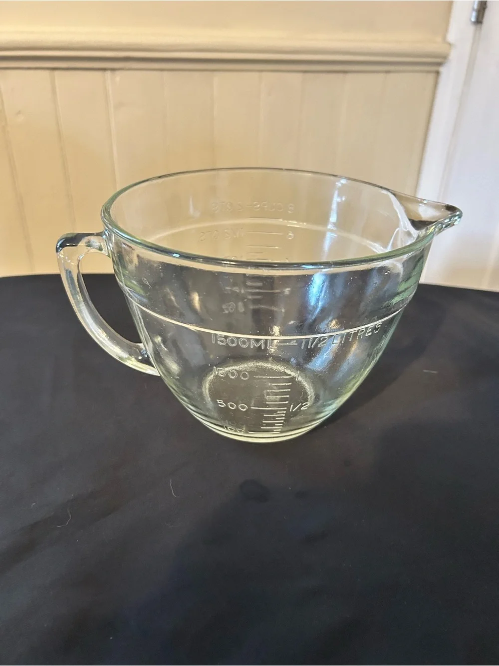 Vintage Heavy Glass 8 Cup/2 Qt Measuring Batter Bowl/Embossed/Anchor Hocking